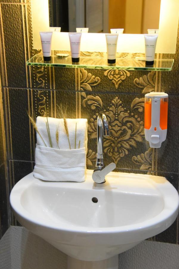 Locanda Pyramids Hotel Kafrat al Jabal Bagian luar foto