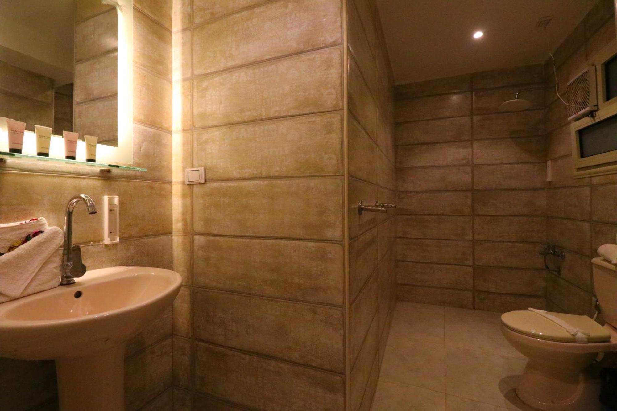 Locanda Pyramids Hotel Kafrat al Jabal Bagian luar foto