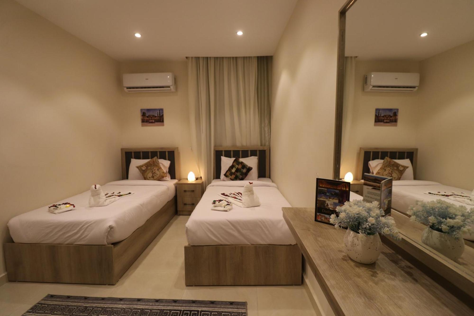 Locanda Pyramids Hotel Kafrat al Jabal Bagian luar foto