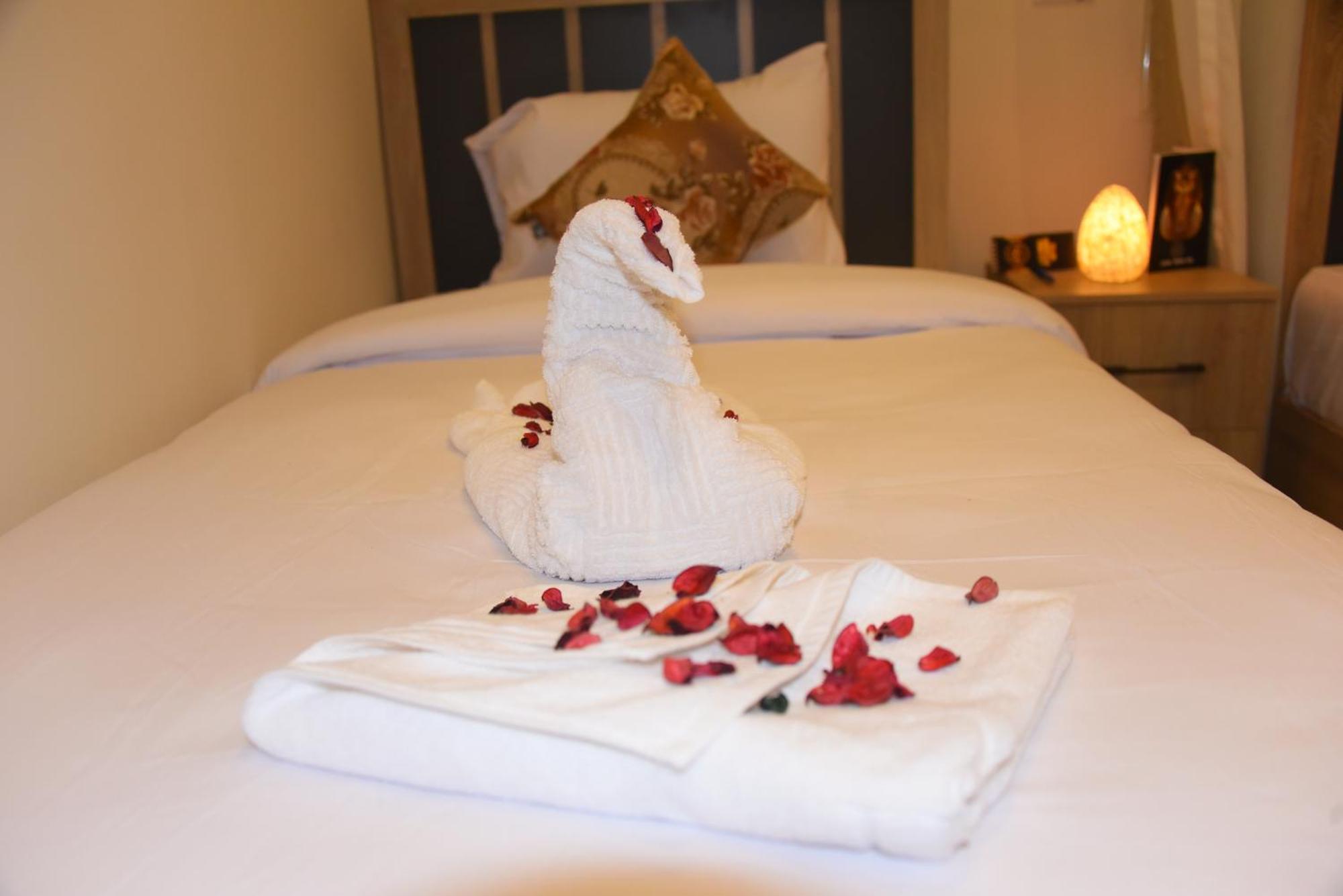 Locanda Pyramids Hotel Kafrat al Jabal Bagian luar foto