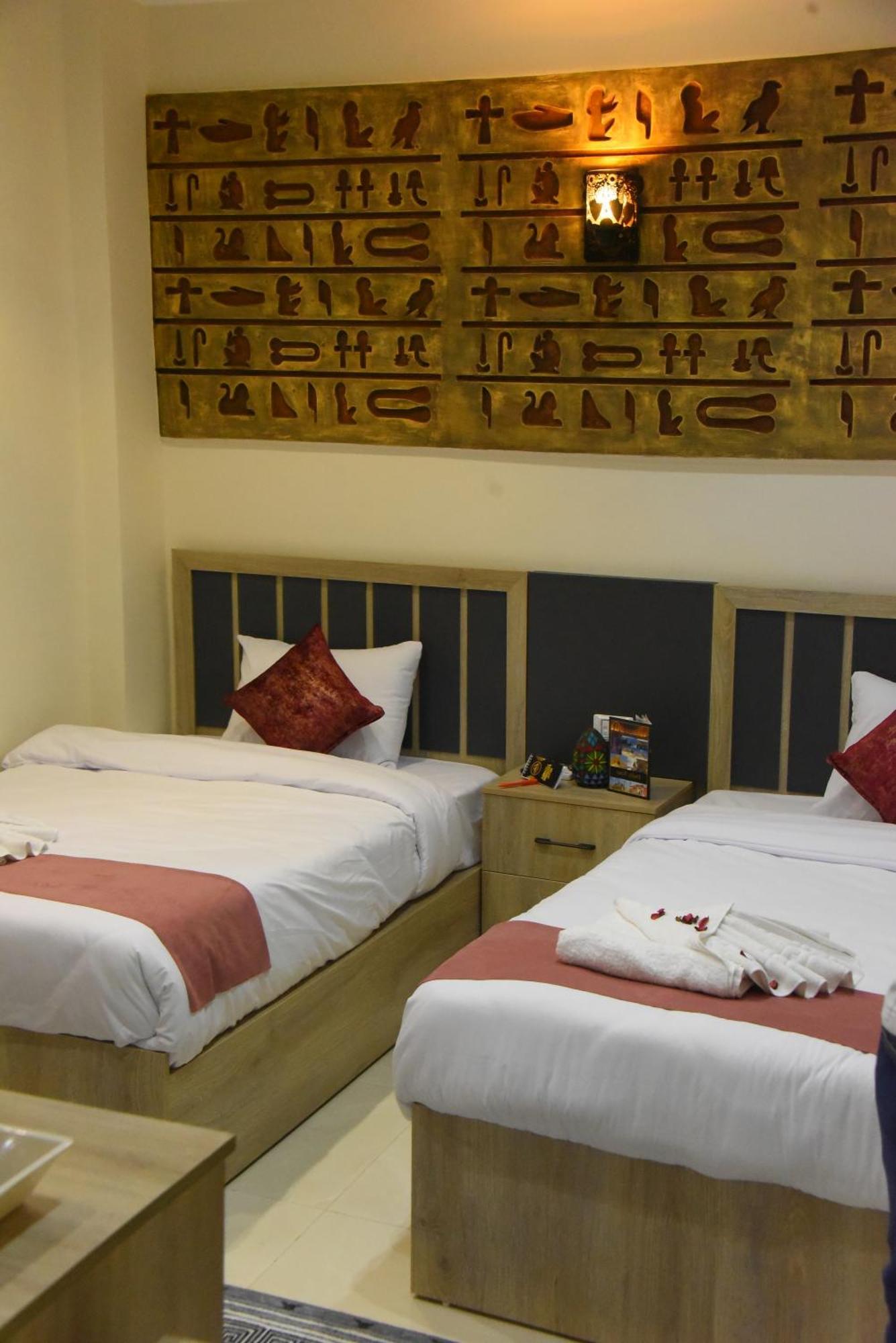 Locanda Pyramids Hotel Kafrat al Jabal Bagian luar foto