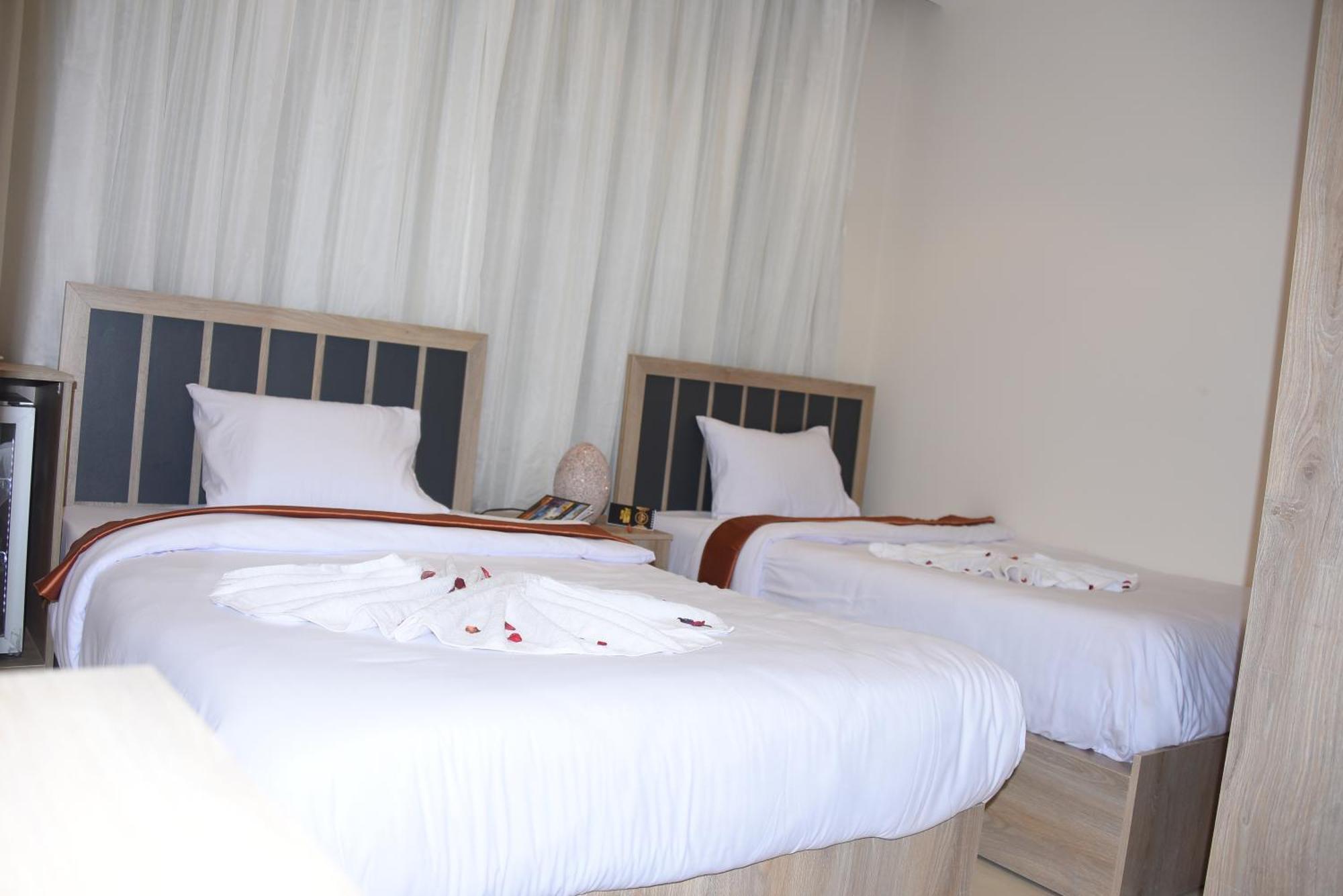 Locanda Pyramids Hotel Kafrat al Jabal Bagian luar foto